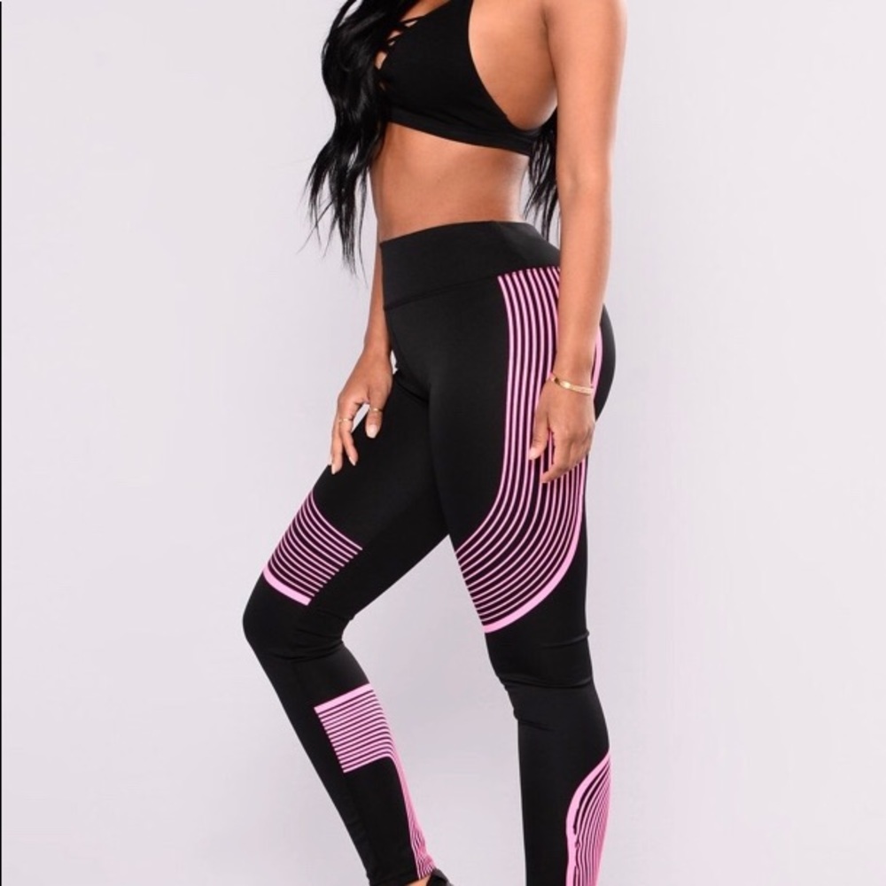 🍁FashioNova Active Legging